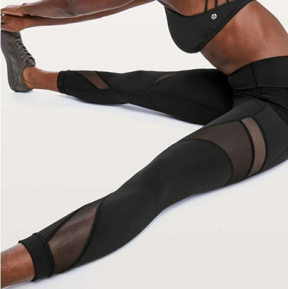 Lululemon Mesh In Motion Crop - Picture 3 of 12